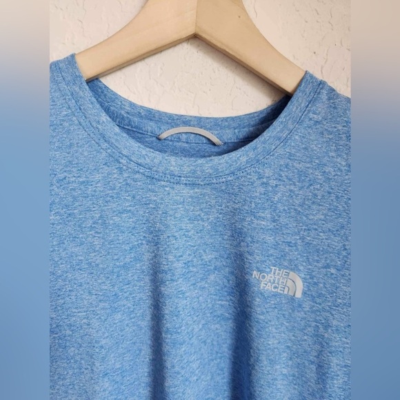 The North Face Blue Women;s Top Size Large - Picture 3 of 9